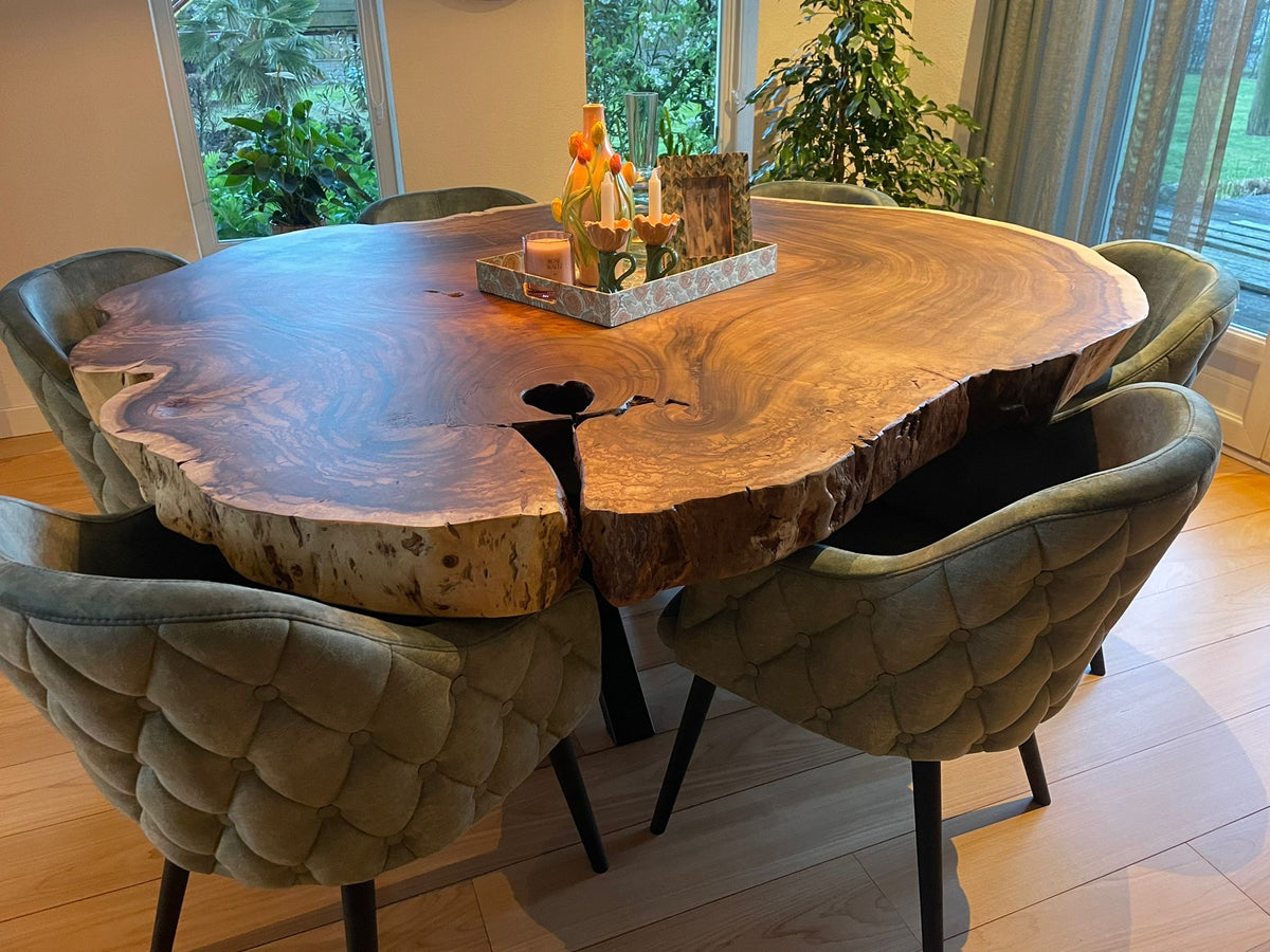 Round tree trunk table Sumatra